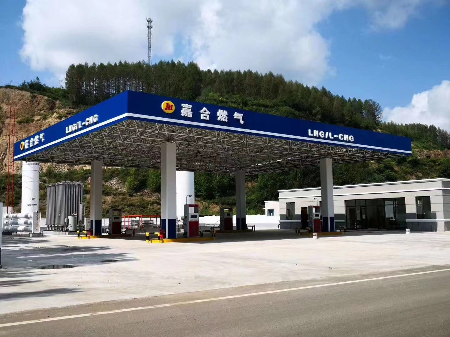 lng-cng合建加氣站 l-cng加氣系統主要由lng低溫儲罐,儲罐增壓氣化器